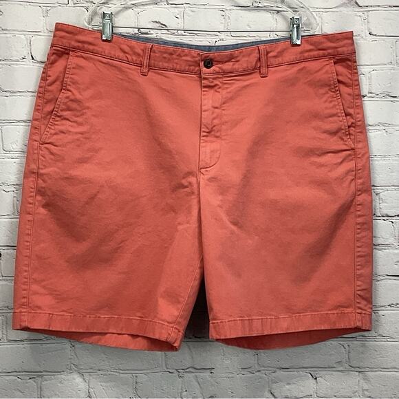 L.L.Bean Shorts Men's 42 Mineral Red Flat Front Standard Fit Athleisure Vacation - Picture 1 of 6